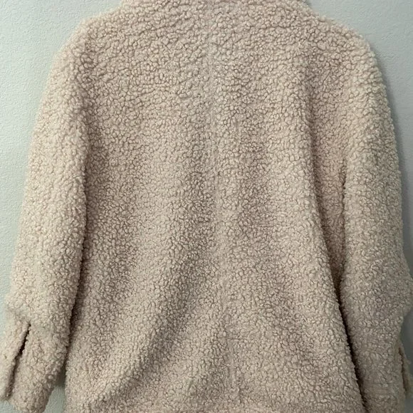 Shacket - Picture 3 of 3